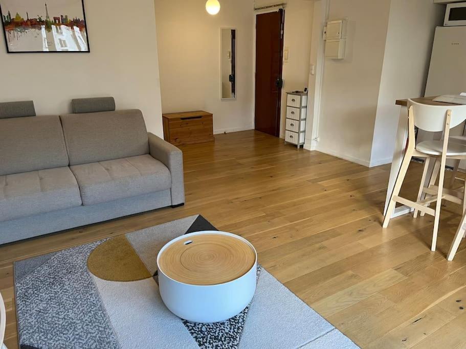 Superbe Appartement Avec Belle Vue Jardin Paris Bagian luar foto