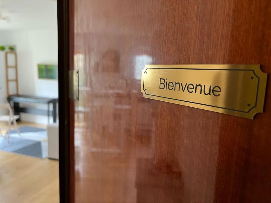 Superbe Appartement Avec Belle Vue Jardin Paris Bagian luar foto