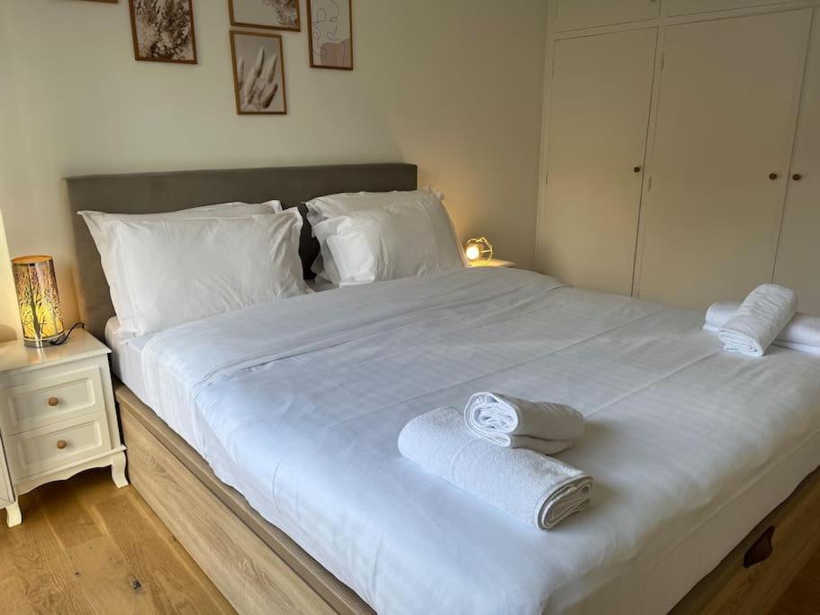Superbe Appartement Avec Belle Vue Jardin Paris Bagian luar foto