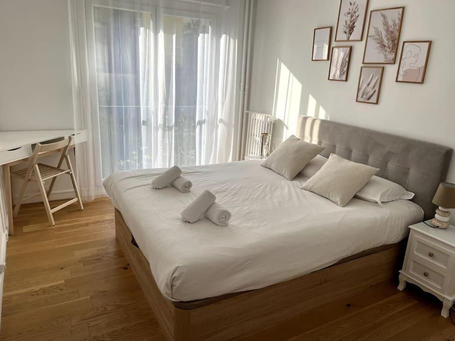 Superbe Appartement Avec Belle Vue Jardin Paris Bagian luar foto