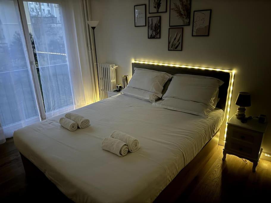 Superbe Appartement Avec Belle Vue Jardin Paris Bagian luar foto